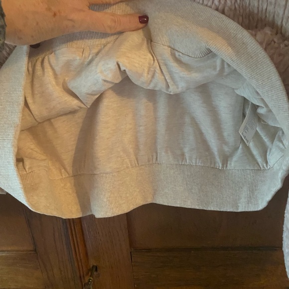 Saturday Sunday Fuzzy Sweatshirt
Hooded and Lined
Size Large - Picture 5 of 5